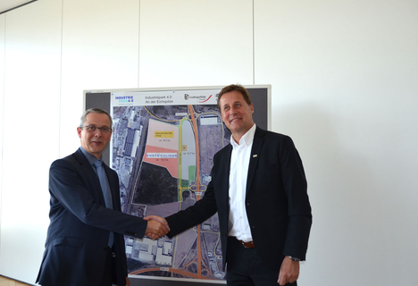 Bürgermeister Igel und Geschäftsführer Lütje